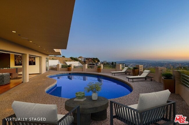 8825 Hollywood Blvd in Los Angeles, CA - Building Photo - Building Photo