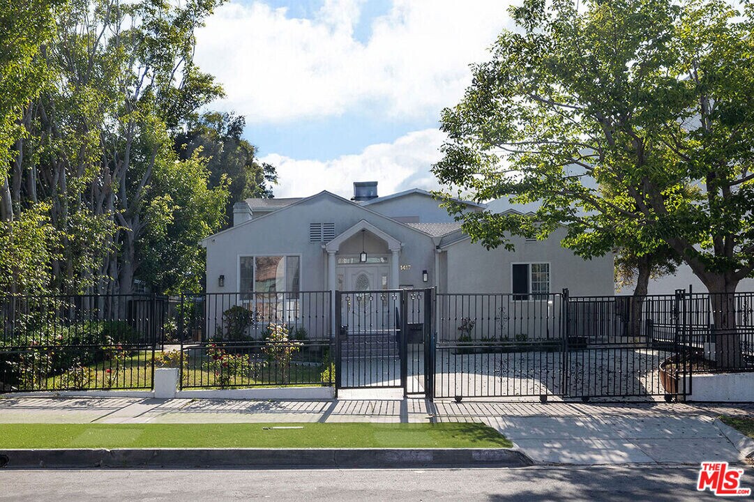 1417 Edris Dr in Los Angeles, CA - Building Photo