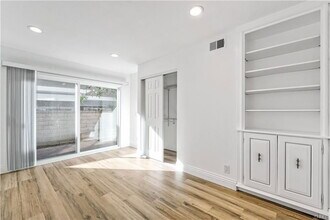 25572 La Mirada St in Laguna Hills, CA - Building Photo - Building Photo