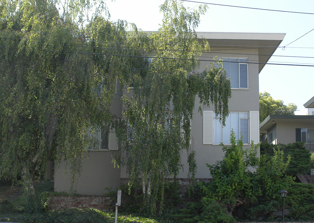 196 Orange St in Oakland, CA - Foto de edificio