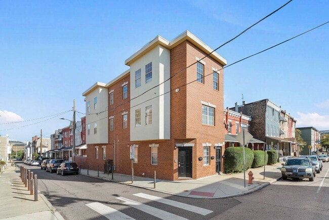 621 N 33rd St in Philadelphia, PA - Building Photo - Building Photo