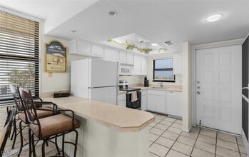 271 Southbay Dr in Naples, FL - Building Photo - Building Photo