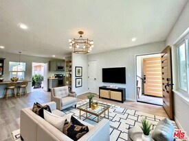 11700 Dorothy St in Los Angeles, CA - Building Photo