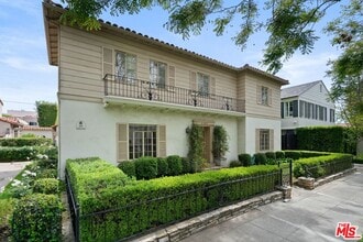 148 S Camden Dr in Beverly Hills, CA - Building Photo - Building Photo