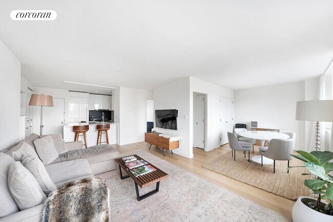 301 W 53rd St in New York, NY - Building Photo - Building Photo