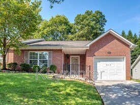 947 Spring Park Rd in Knoxville, TN - Building Photo