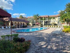 253 S Cypress Rd in Pompano Beach, FL - Building Photo - Building Photo