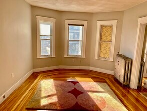 9 Yale St in Medford, MA - Building Photo - Building Photo