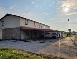 804 E Hall St in Bangs, TX - Building Photo