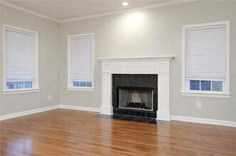 218 Barfield Ave SW in Atlanta, GA - Foto de edificio - Building Photo