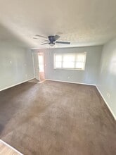 6111 Rosebury Dr in Dayton, OH - Building Photo - Building Photo