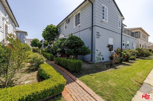 110 Flores St in Los Angeles, CA - Building Photo - Building Photo