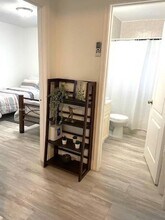 9076 NW 114th St in Hialeah, FL - Foto de edificio - Building Photo