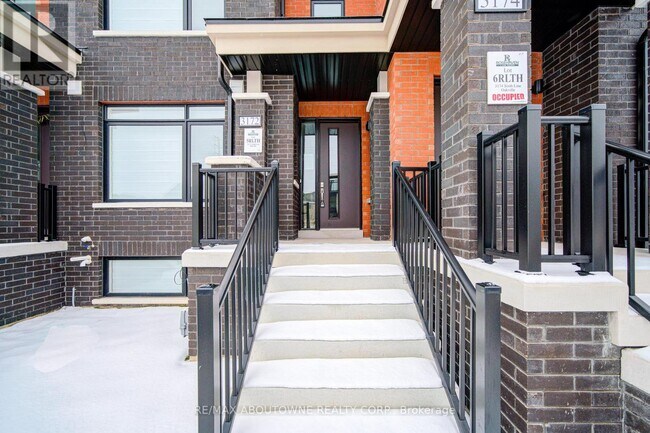 3172 Sixth Line in Oakville, ON - Building Photo - Building Photo