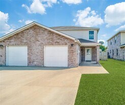 837 E College St in Princeton, TX - Building Photo