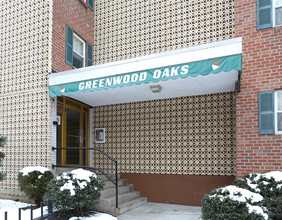 Greenwood Oaks in Hartford, CT - Foto de edificio - Building Photo