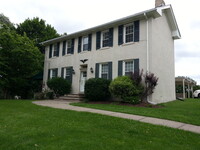 2785 Beaver Grade Rd in Coraopolis, PA - Foto de edificio - Building Photo