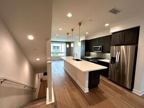 2931 W Exposition Pl in Los Angeles, CA - Building Photo - Building Photo