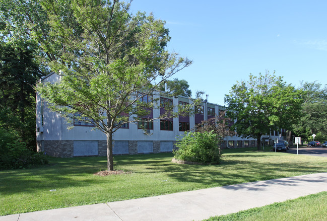 Cedar Beach in Minneapolis, MN - Building Photo - Building Photo