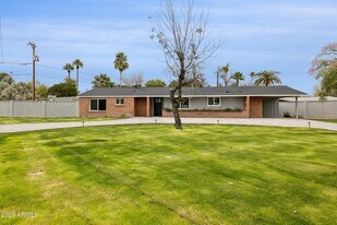 1216 W Rovey Ave in Phoenix, AZ - Building Photo