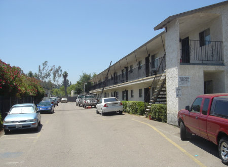 12645 Laurel St in Lakeside, CA - Foto de edificio - Building Photo