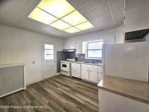 729 W Locust St in Scranton, PA - Building Photo - Building Photo