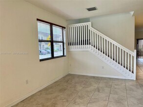 15000 SW 119th Ln in Miami, FL - Building Photo - Building Photo