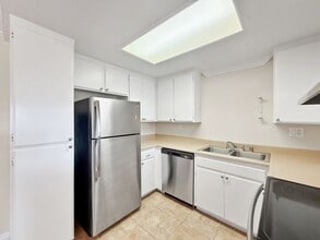 206 Woodland Pkwy in San Marcos, CA - Building Photo - Building Photo