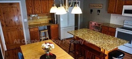 1915 E Custer St in Laramie, WY - Building Photo - Building Photo