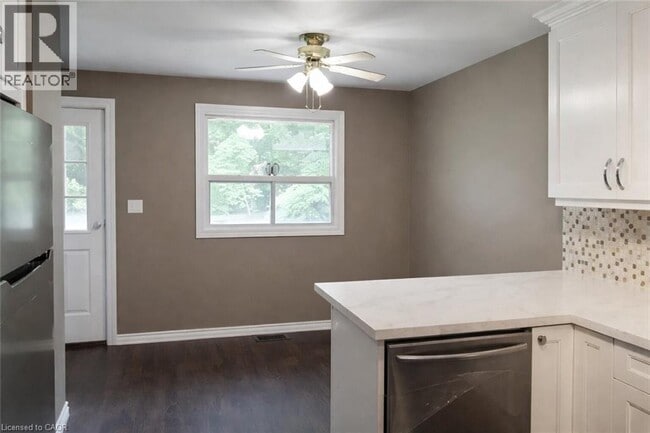 22 Grant St in Cambridge, ON - Building Photo - Building Photo