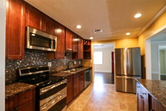 4419 W Euclid Ave in Tampa, FL - Building Photo - Building Photo