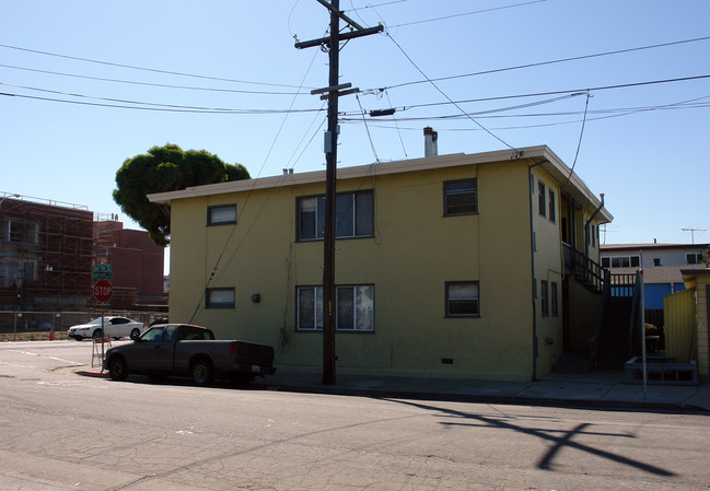 2563 Barrett Ave in Richmond, CA - Building Photo - Building Photo