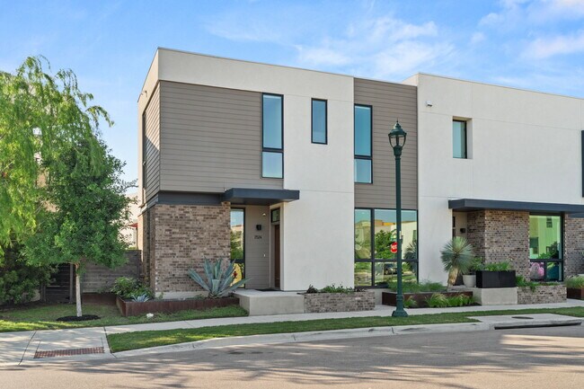 property at 2524 Doc Reeves St