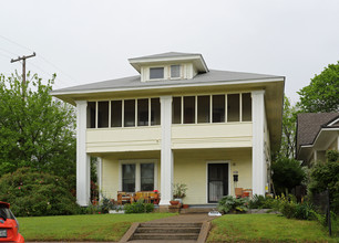 738 Woodlawn Ave in Dallas, TX - Building Photo - Building Photo