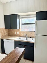 2501 W Slaughter Ln in Austin, TX - Building Photo - Building Photo