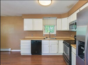 1325 Still Valley Rd in North Pole, AK - Building Photo - Building Photo