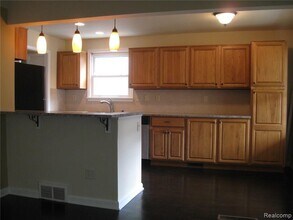 141 De Villen Ave in Royal Oak, MI - Building Photo - Building Photo