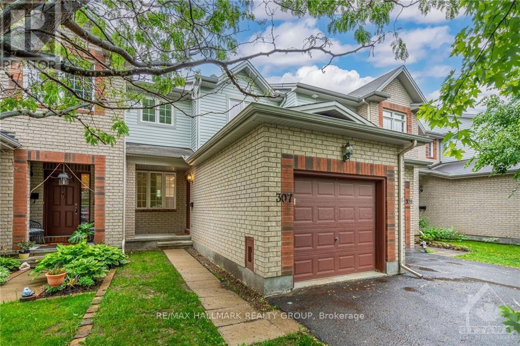 307 Applecross Crescent in Ottawa, ON - Building Photo