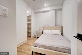 256 15th St SE in Washington, DC - Foto de edificio - Building Photo