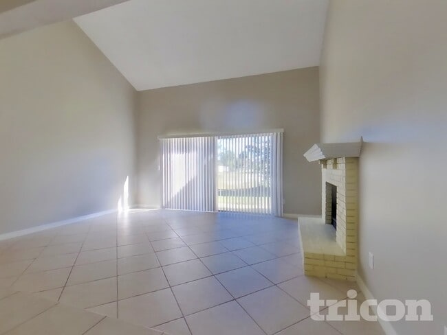 3223 Lake Twylo Rd in Orlando, FL - Foto de edificio - Building Photo