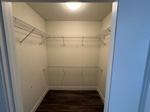 430 NE 31st St, Unit S1 in Miami, FL - Building Photo - Building Photo