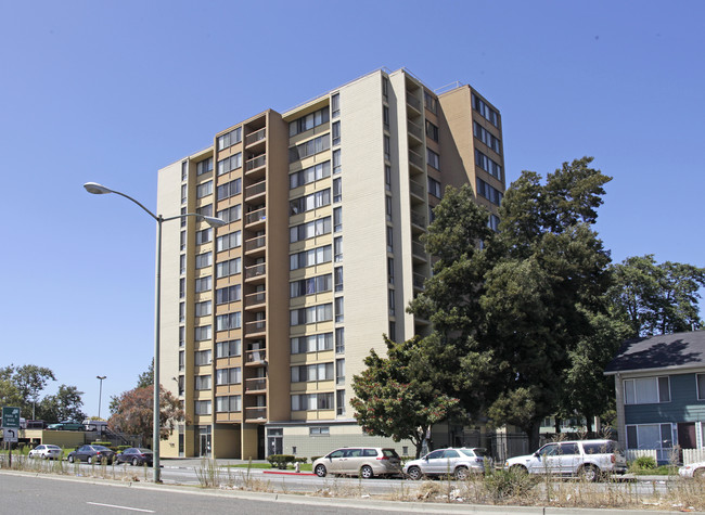 City Towers in Oakland, CA - Building Photo - Building Photo