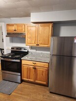 17 George St in Bangor, ME - Building Photo