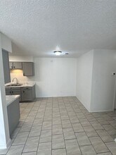 904 N Bishop St in San Marcos, TX - Foto de edificio - Building Photo