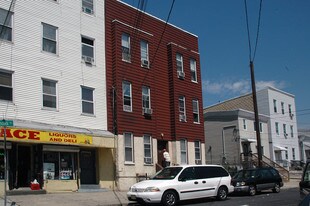 229 Hancock St in Jersey City, NJ - Building Photo