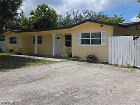 2103 Unity Ave in Ft. Myers, FL - Building Photo
