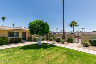 10935 W Santa Fe Dr in Sun City, AZ - Building Photo - Building Photo