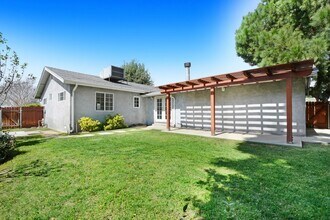 7121 Napa Ave in Rancho Cucamonga, CA - Building Photo - Building Photo