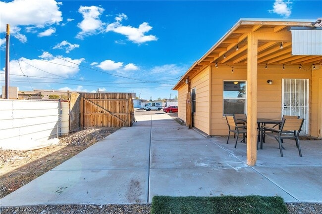235 Zinc St in Henderson, NV - Building Photo - Building Photo
