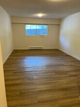Elmwood Terrace in Victoria, BC - Building Photo - Building Photo